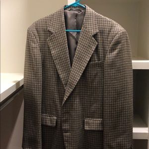 Men’s sports coat. Barely worn.